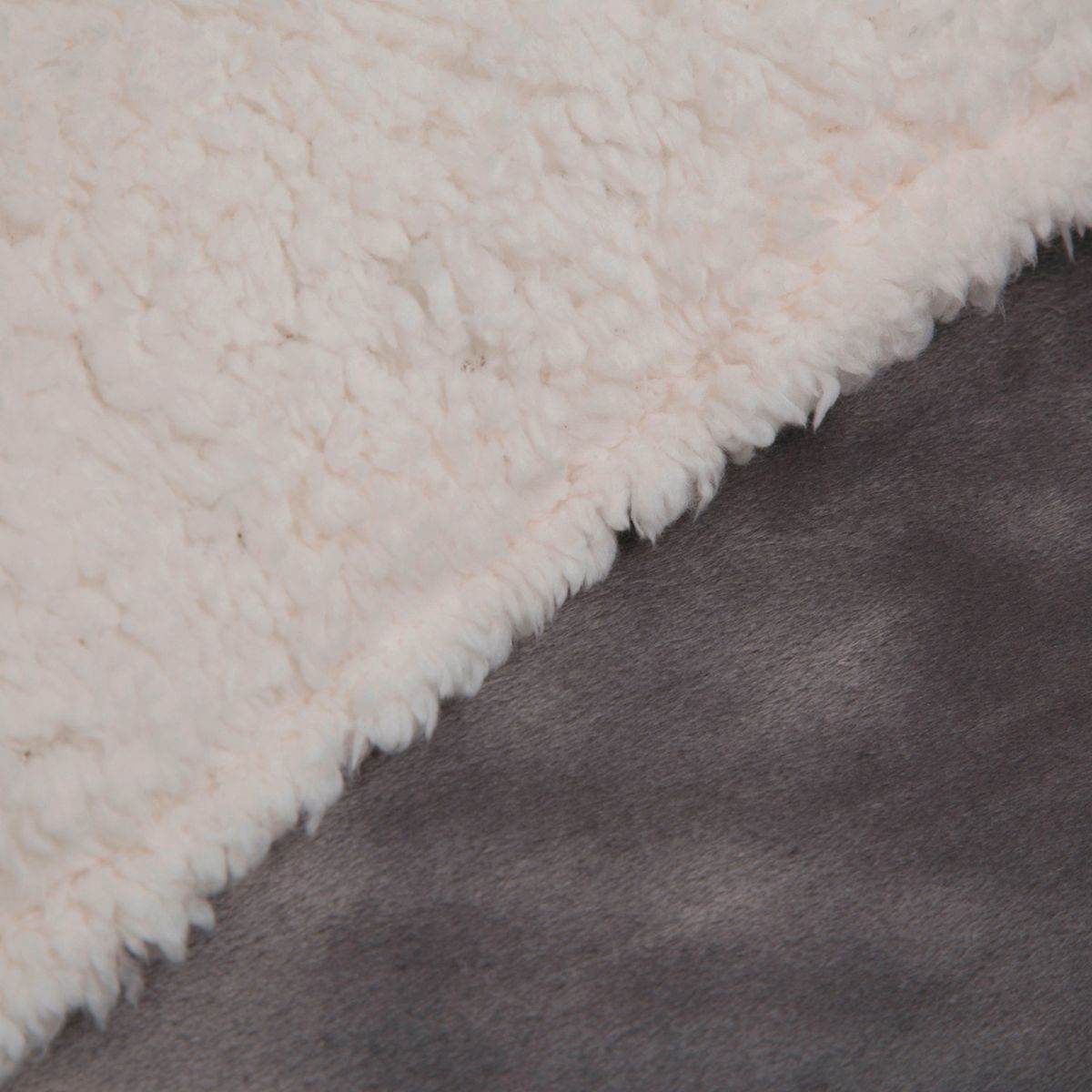 BASEMENT HOME - Plumón Sintético Mink Sherpa