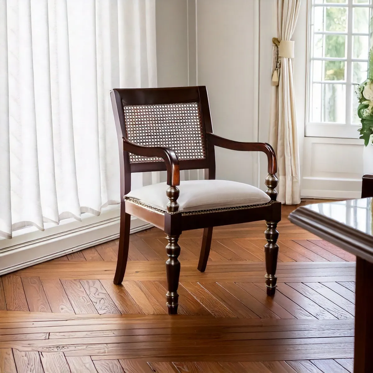 ROBERTA ALLEN - Sitial Eminence Café Tela Roberta Allen