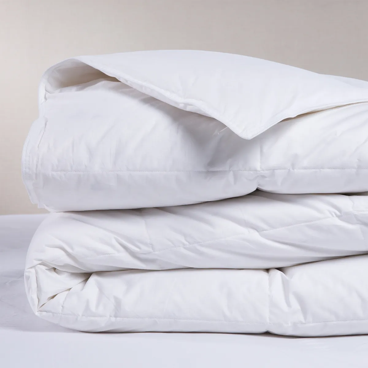 BASEMENT HOME - Plumón Pluma Ganso 40% Basement Home