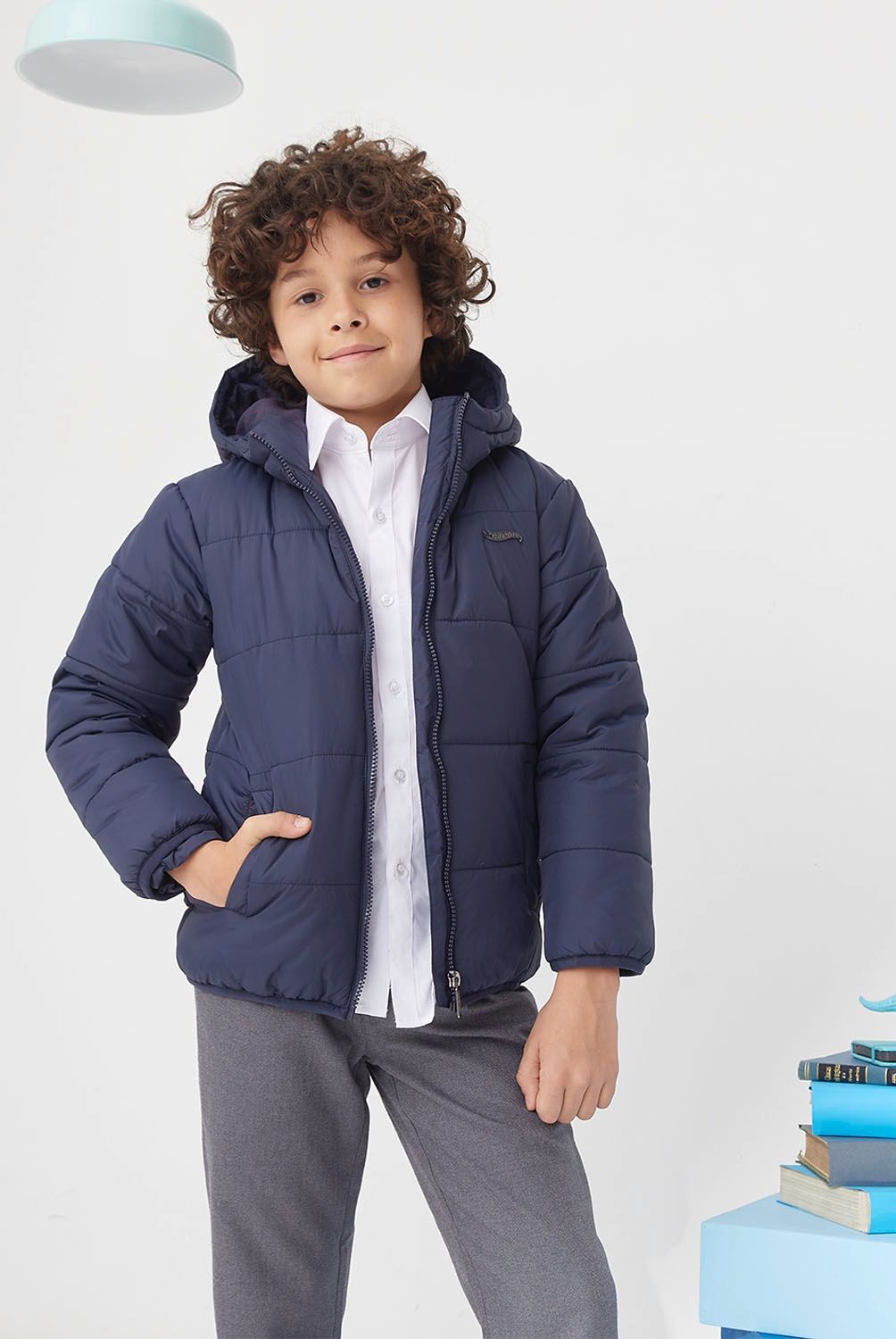 HOT WHEELS - Hot Wheels Parka Escolar, 100% Nylon, Cuerpo Y Gorro Interior Polar Fleece, Cierre Completo ,2 Bolsillos Al Costado,Puño Y Pretina Con Elastico, Incluye Etiqueta De Nombre