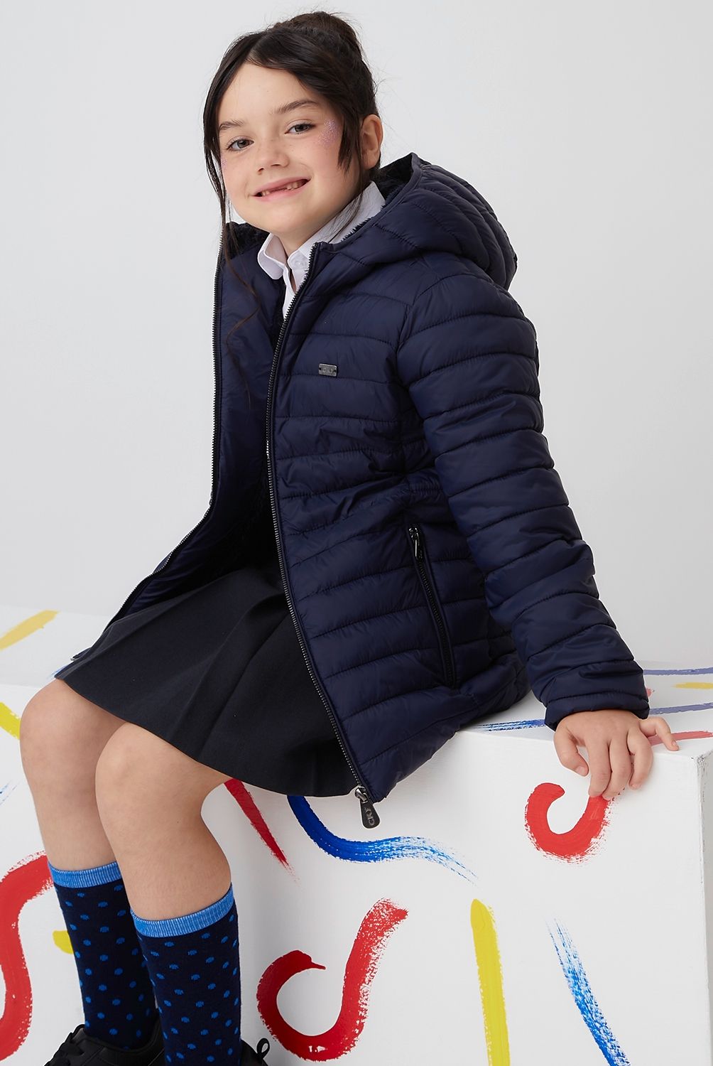 COLLOKY - Colloky Parka Escolar, 100% Nylon, Con Gorro , Cuerpo Interior Coral Flecce, Bolsillo Costado Con Cierre, Incluye Etiqueta De Nombre