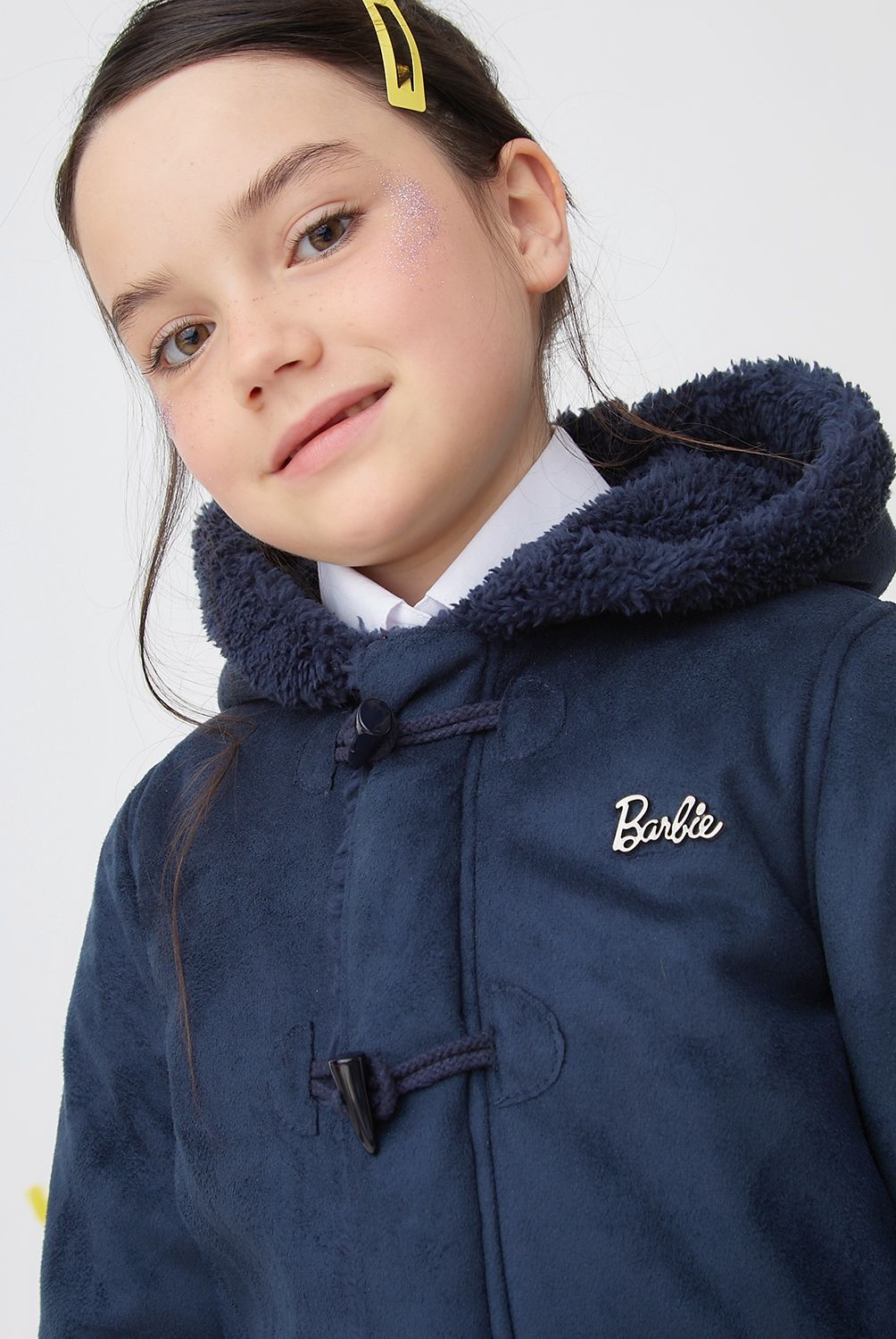 BARBIE - Barbie Motgomery Escolar , 100% Poliester,  Cuerpo Y Gorro Interior Sherpa, 2 Bolsillos, Incluye Etiqueta De Nombre