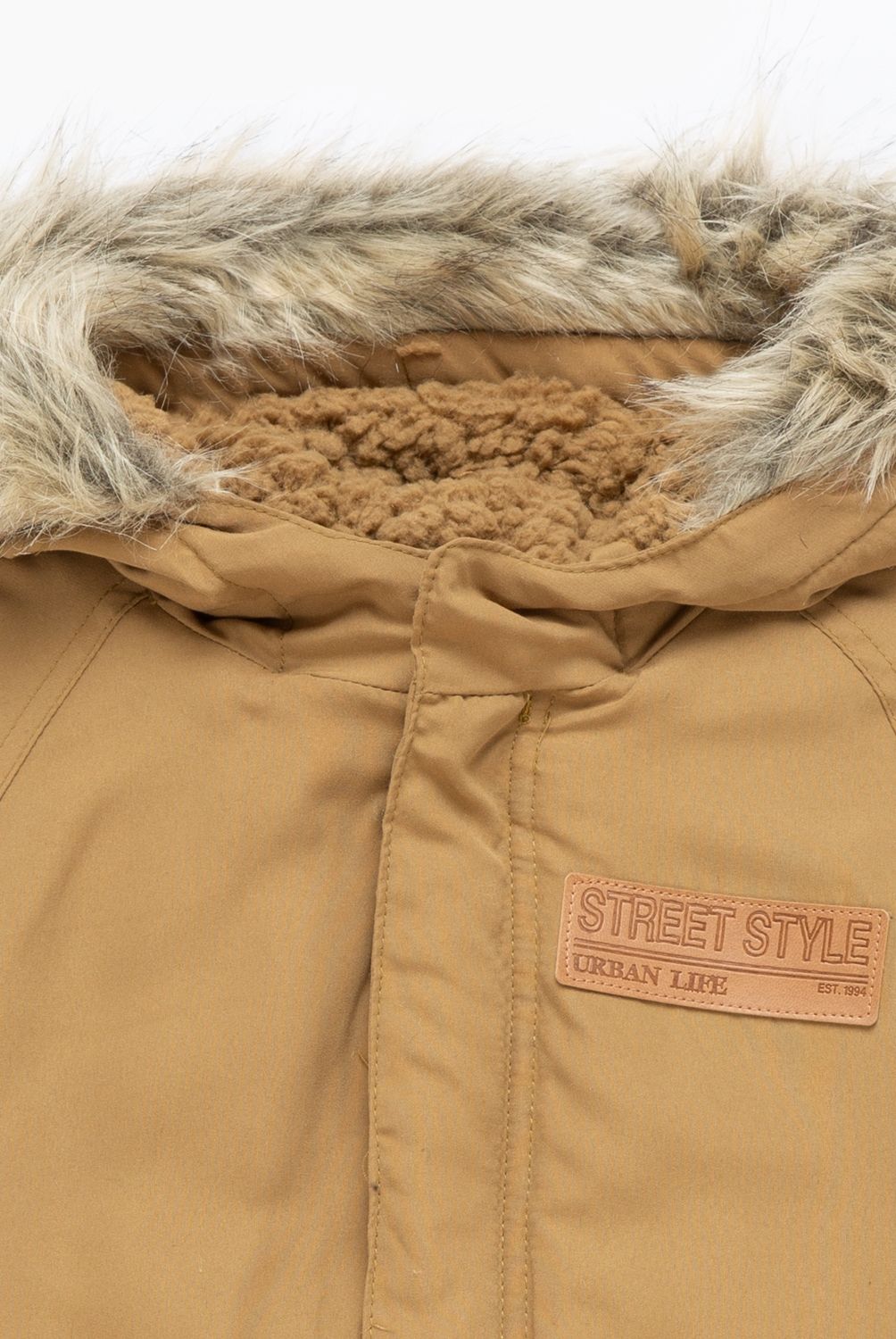  - Chaqueta Capucha Pelos