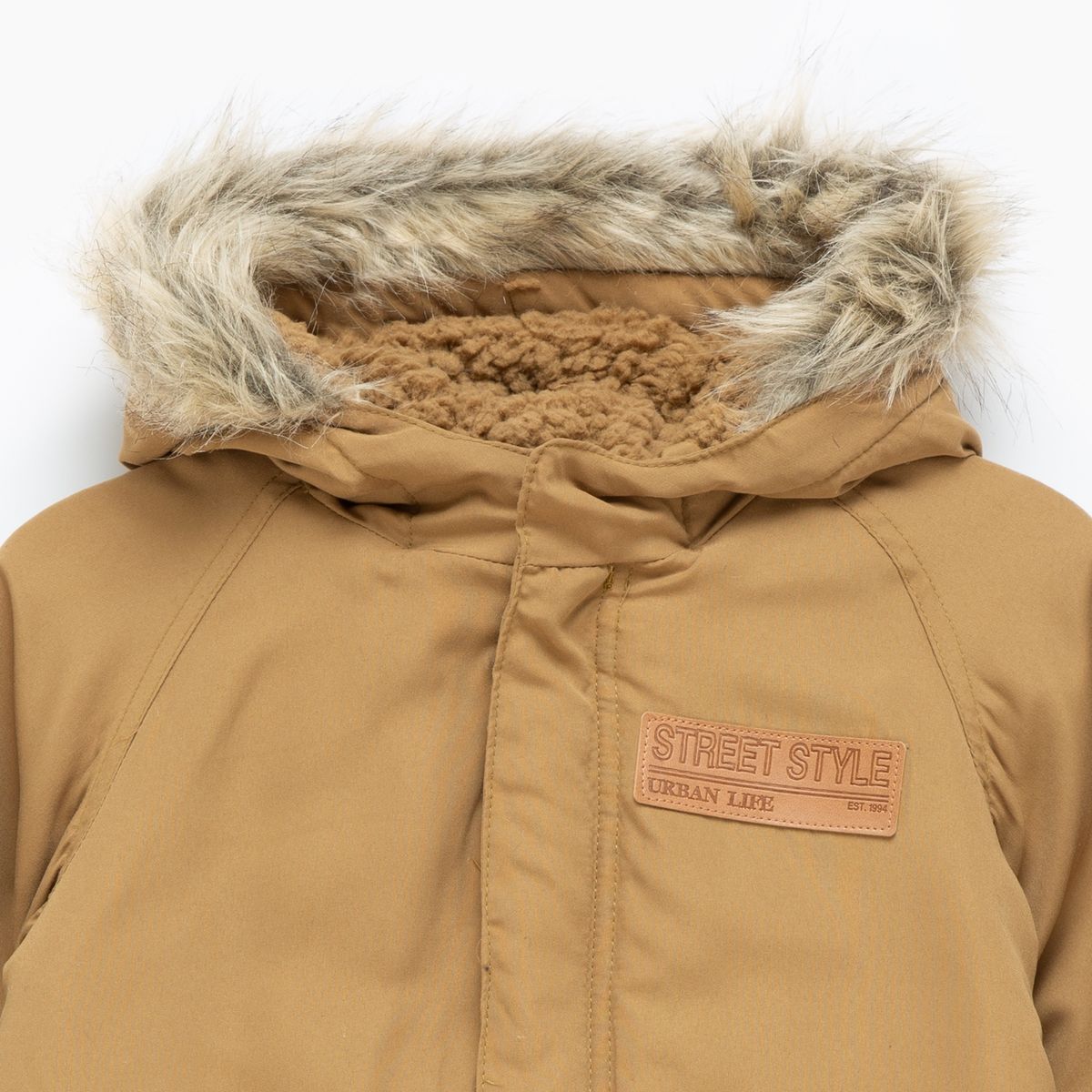  - Chaqueta Capucha Pelos