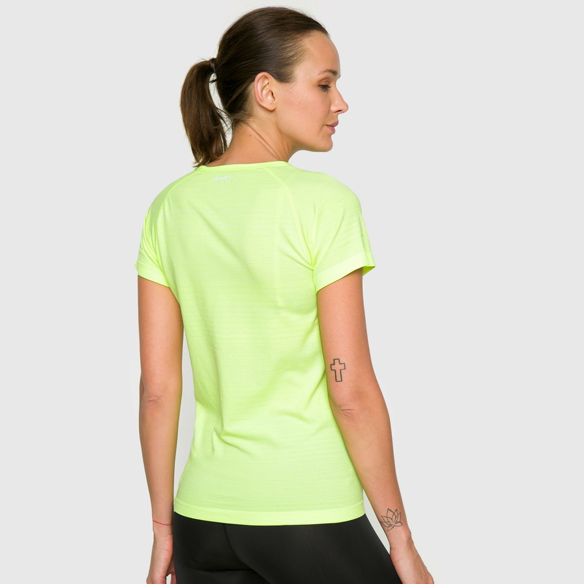 DIADORA - Polera deportiva Fitness Mujer TS.W.SEAM.S20