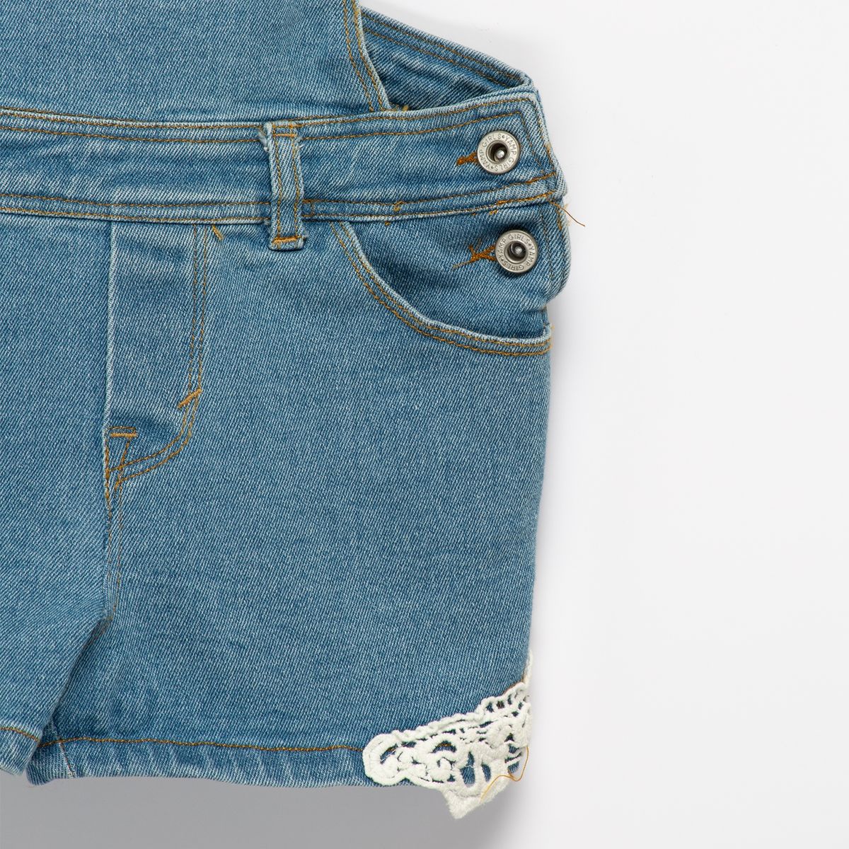 YAMP - Jardinera Niña