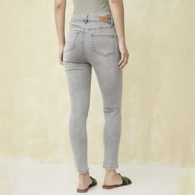 Imagen 2 del producto Jeans Skinny Tiro Medio Mujer