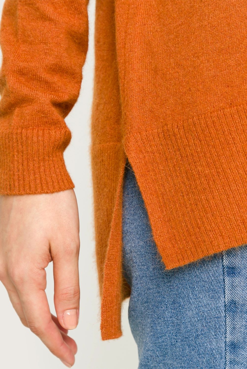 BASEMENT - Sweater Mujer