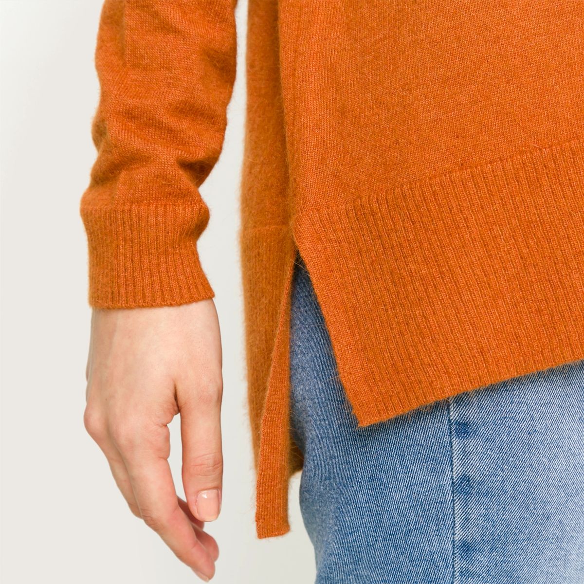 BASEMENT - Sweater Mujer