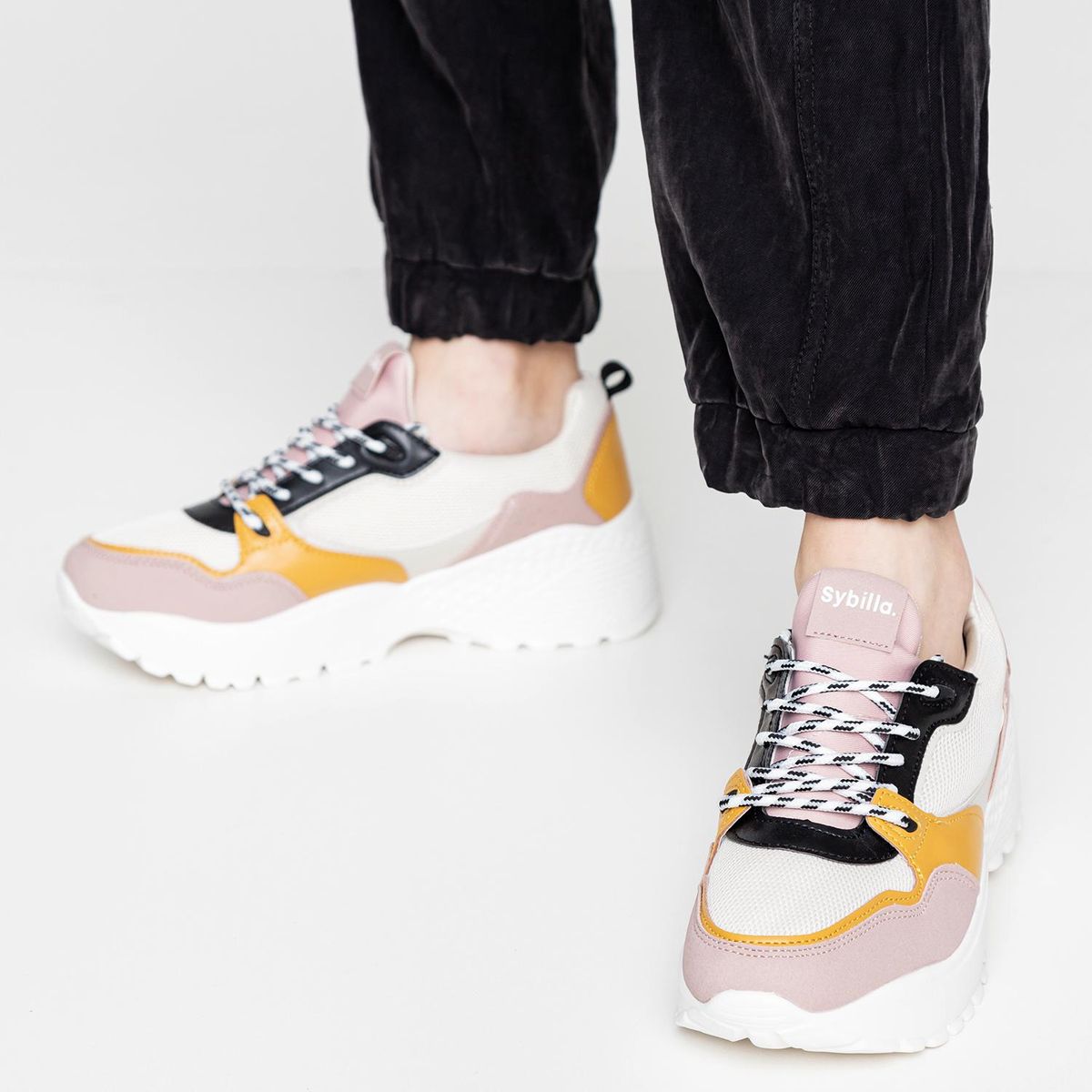 SYBILLA - Zapatilla Urbana Mujer HELGI PRI