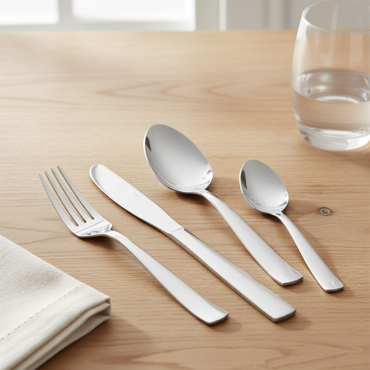 MICA - Set de Cubiertos Clásica Acero Inoxidable 24 Piezas Mica