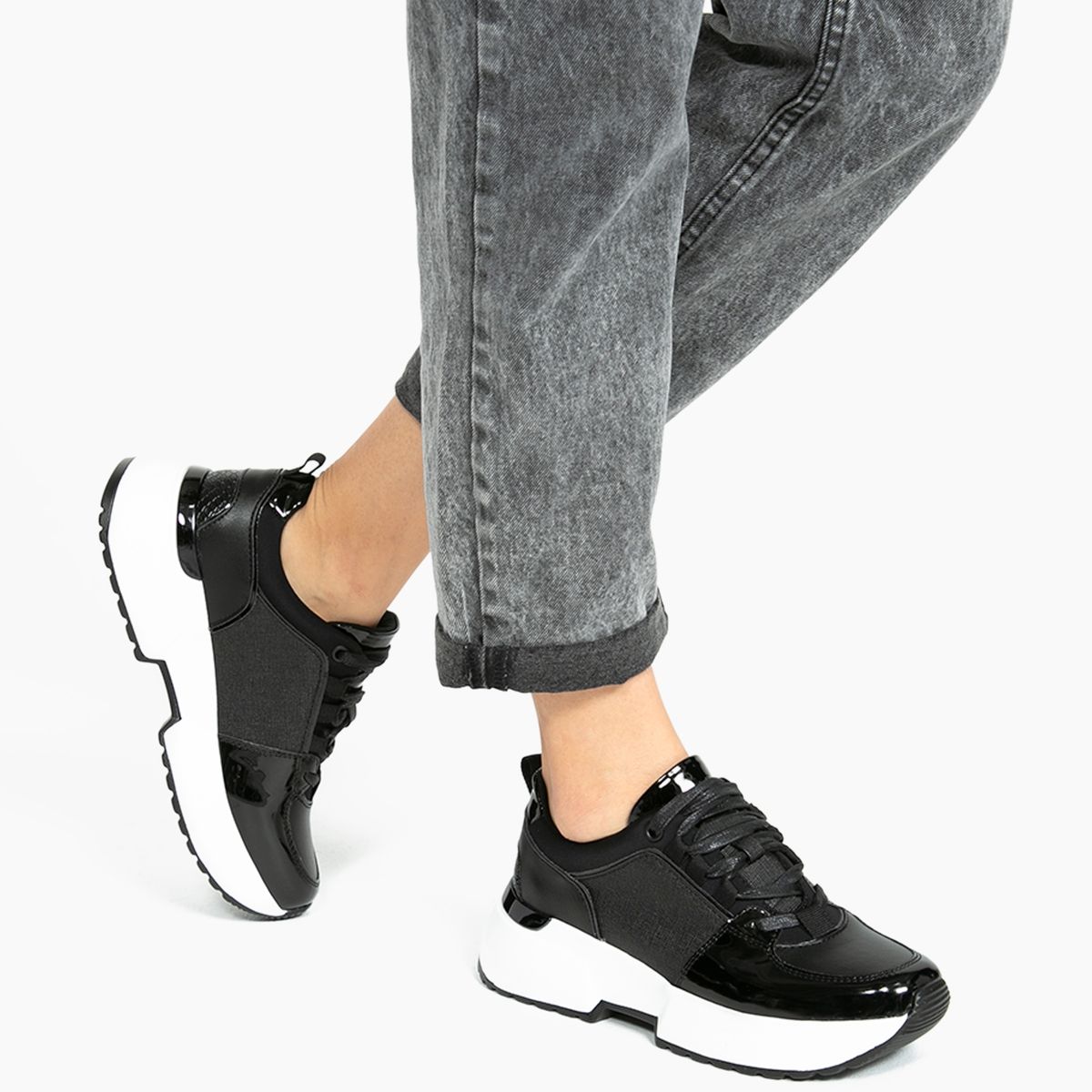 BASEMENT - Zapatilla Urbana Mujer Negra