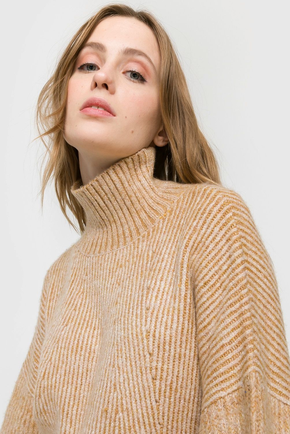 BASEMENT - Sweater Manga Larga Mujer