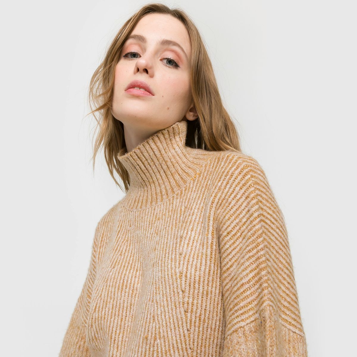 BASEMENT - Sweater Manga Larga Mujer