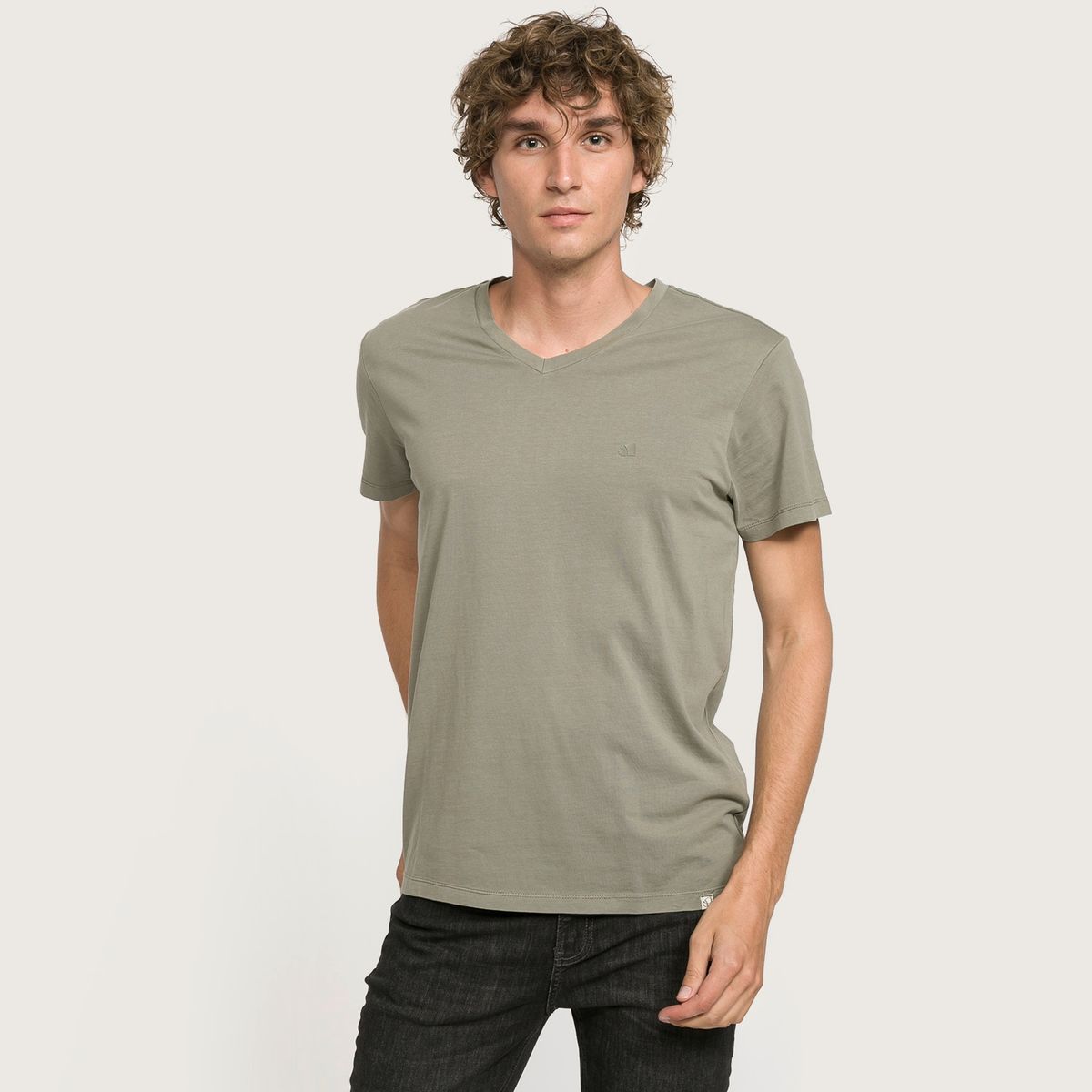 AMERICANINO - Polera Básica Cuello V Hombre