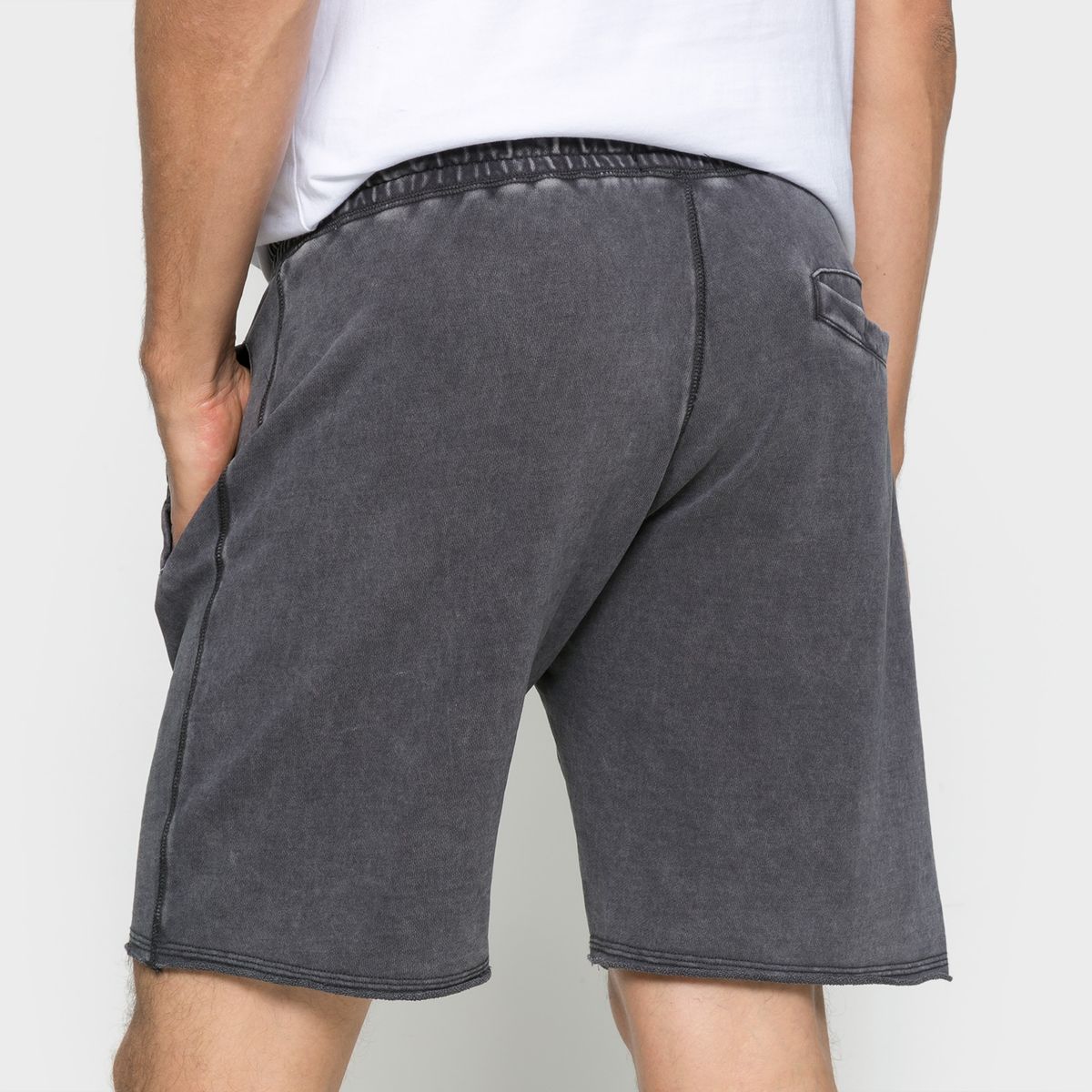 BASEMENT - Bermuda Hombre