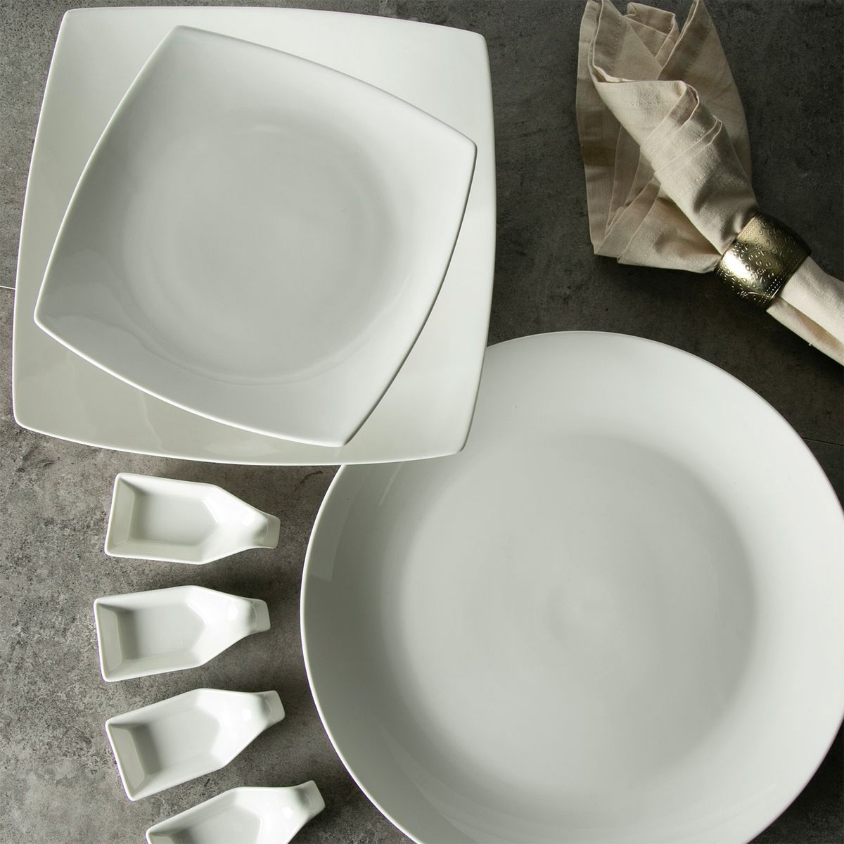 BASEMENT HOME - Plato Ensalada/Postre 20 Cm Essential Cuadrado Basement Home