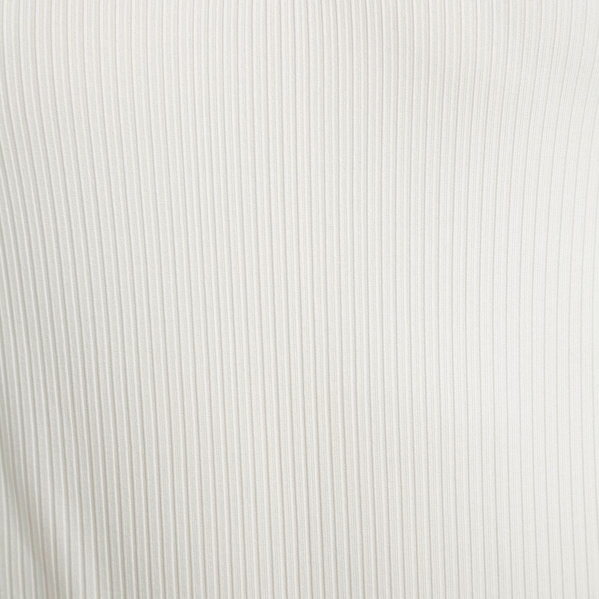 BASEMENT - Polera Sin Mangas