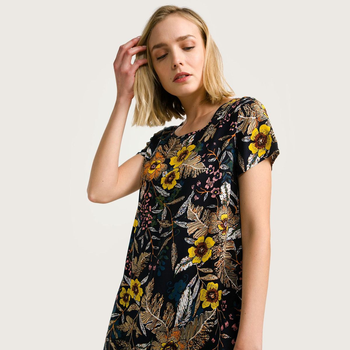 UNIVERSITY CLUB - Vestido Corto Mujer