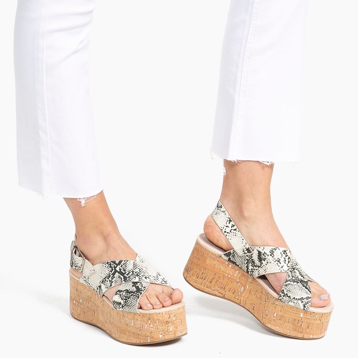 BASEMENT - Sandalia Mujer Cuero Animal Print