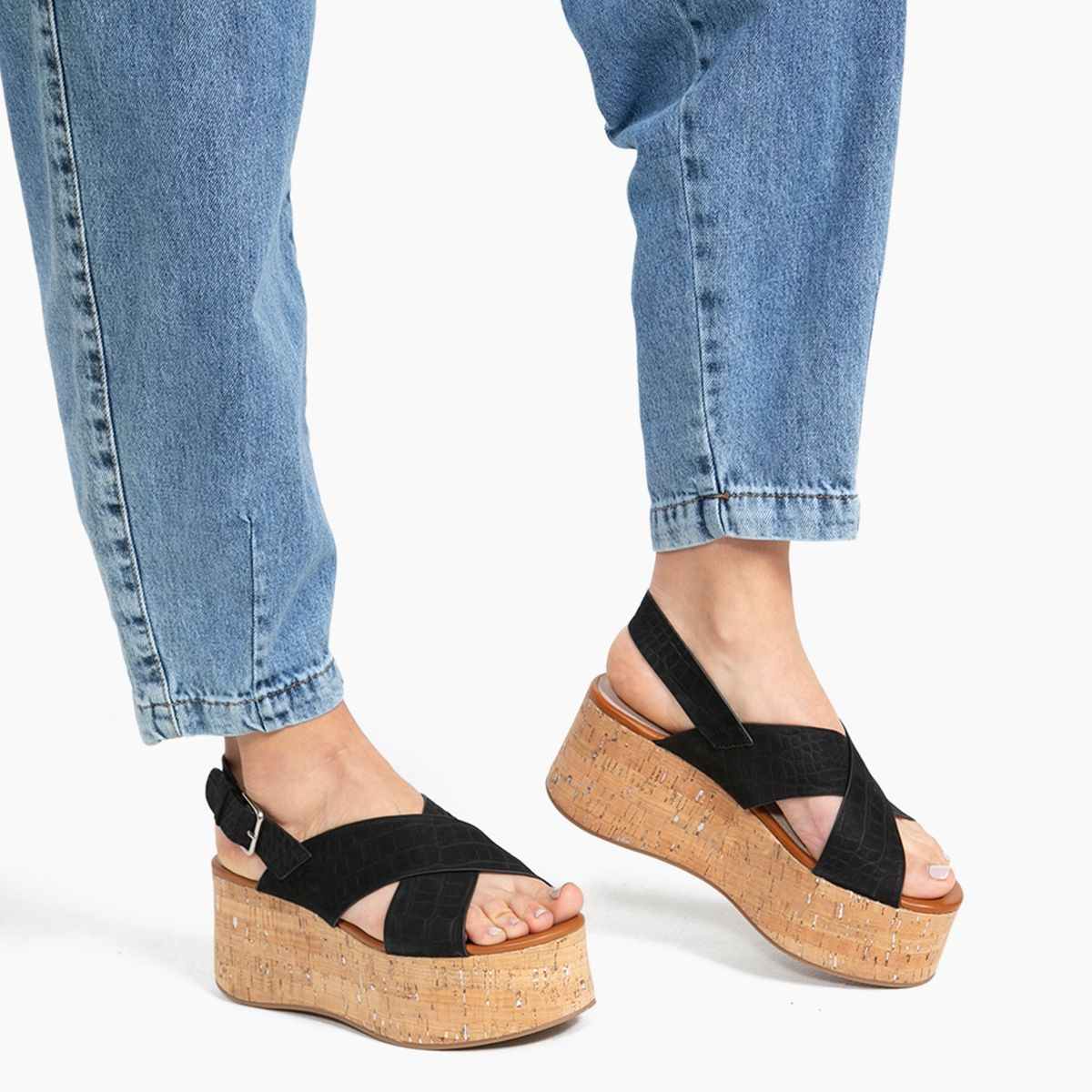 BASEMENT - Sandalia Mujer Cuero Negra