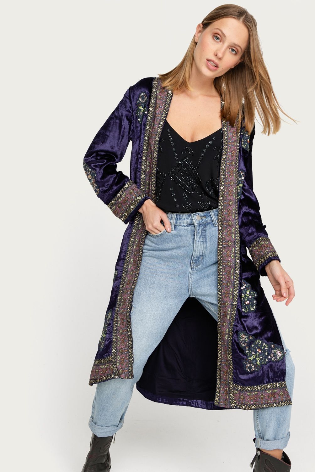 BASEMENT - Kimono Terciopelo Bordado Mujer