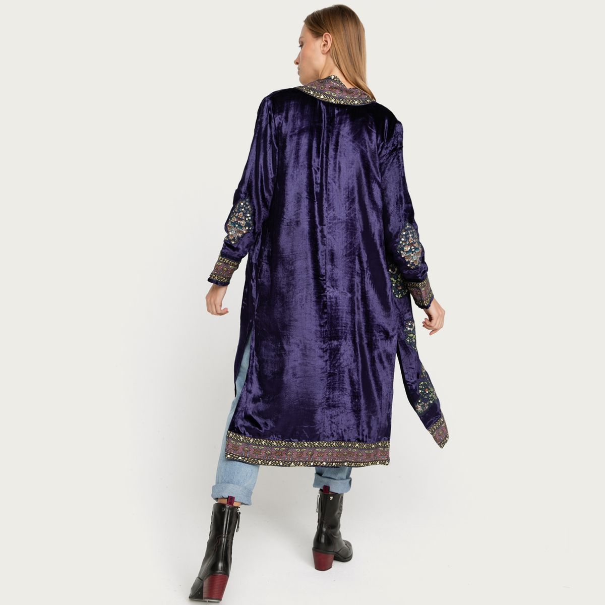 BASEMENT - Kimono Terciopelo Bordado Mujer