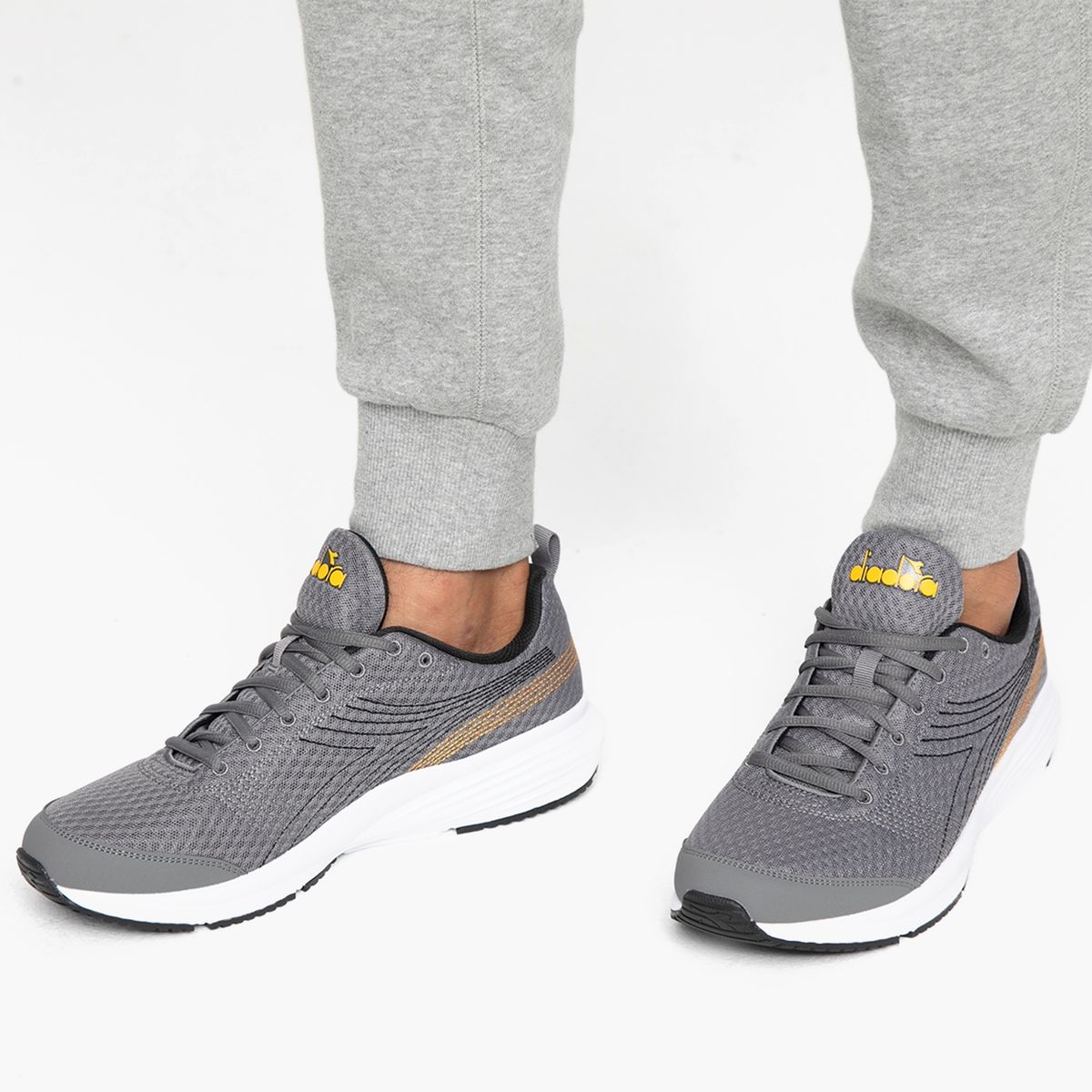 DIADORA - Zapatilla Running Hombre