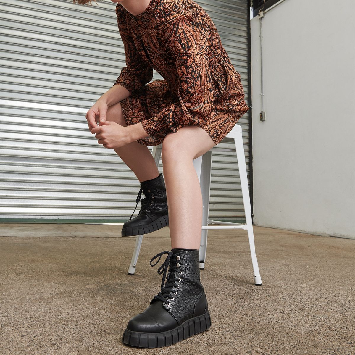 BASEMENT - Botín Mujer Negro