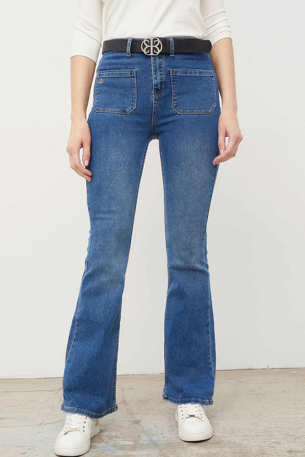 APOLOGY - Jeans Flare Tiro Medio Mujer Cecilia Bolocco Para Apology