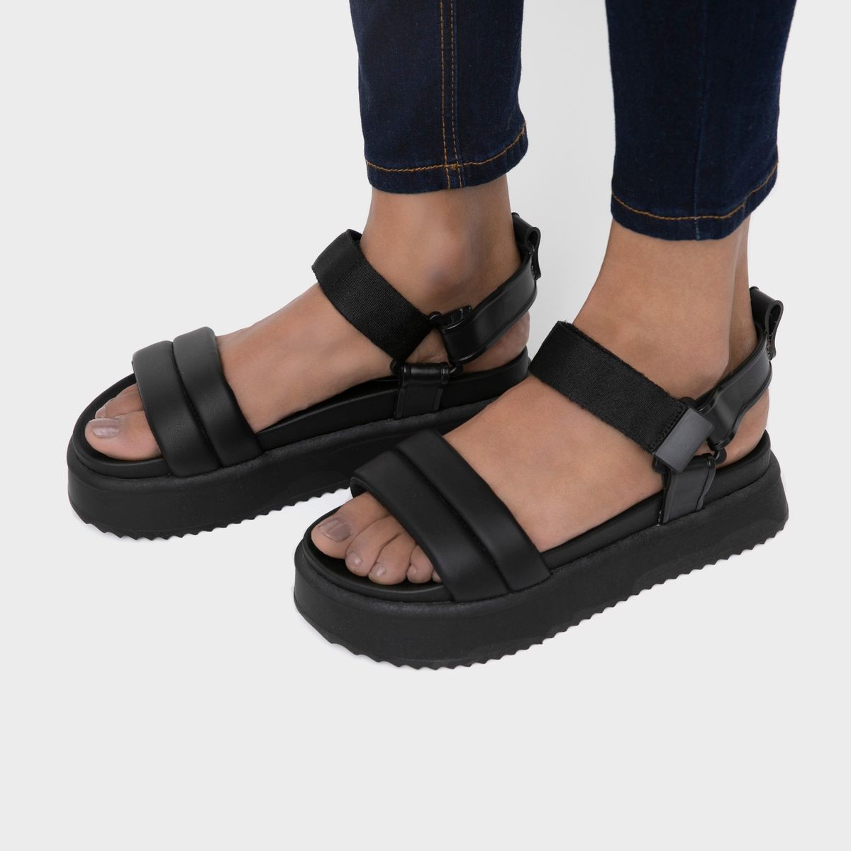 BASEMENT - Sandalia Mujer Negro