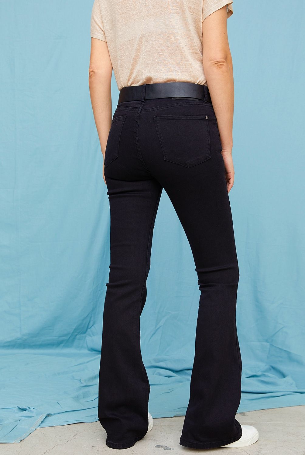 APOLOGY - Jeans Flare Tiro Medio Mujer Cecilia Bolocco Para Apology