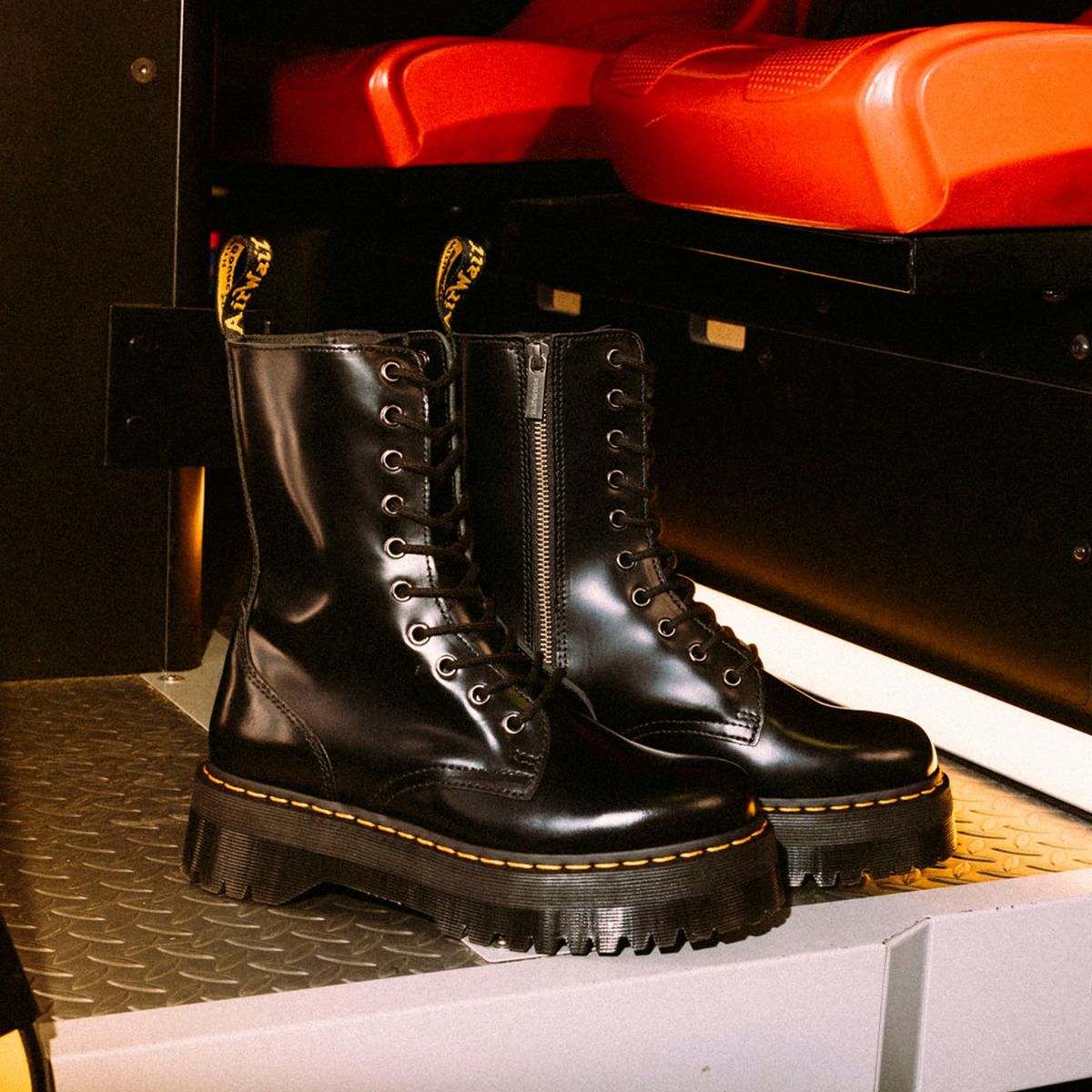 DR MARTENS - Dr Martens Jadon Hi Botín Mujer Cuero Negro