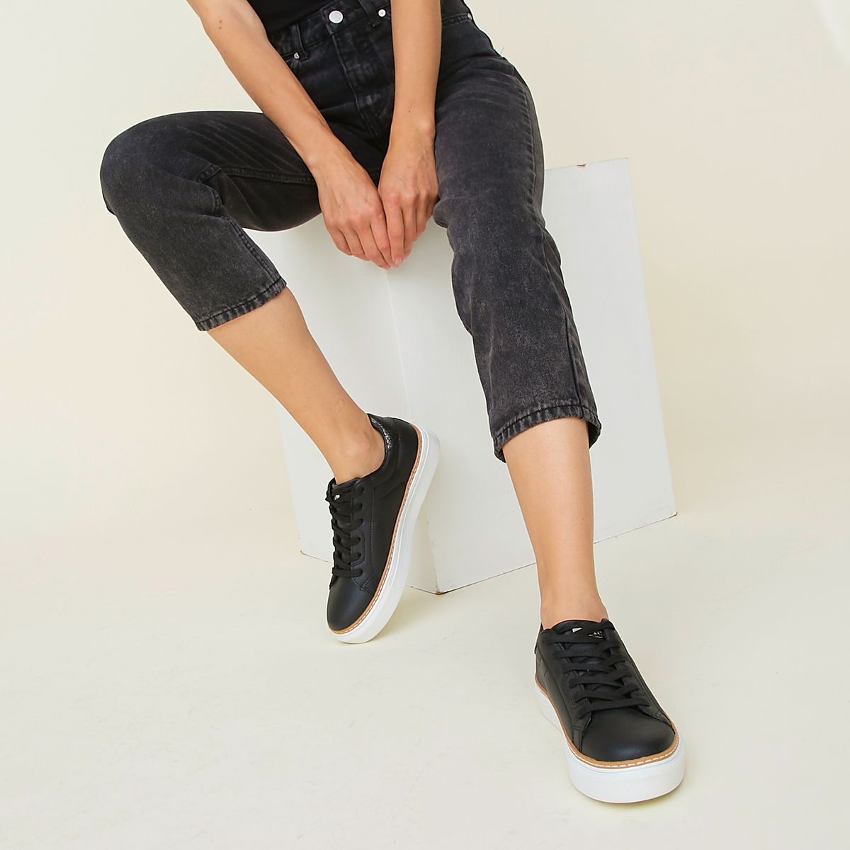 BASEMENT - Zapatilla Urbana Mujer Negro Basement