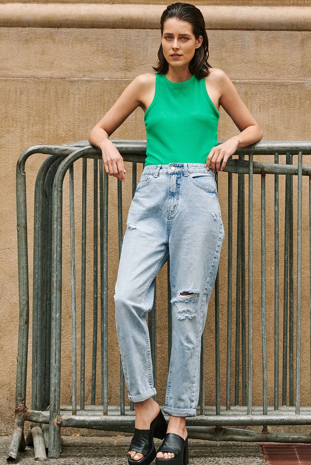 BASEMENT - Jeans Mom Tiro Alto Mujer Basement