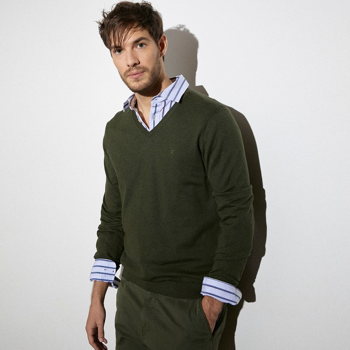 WOLF&HANK - Wolf & Hank Sweater Cuello V Algodón Seda Hombre