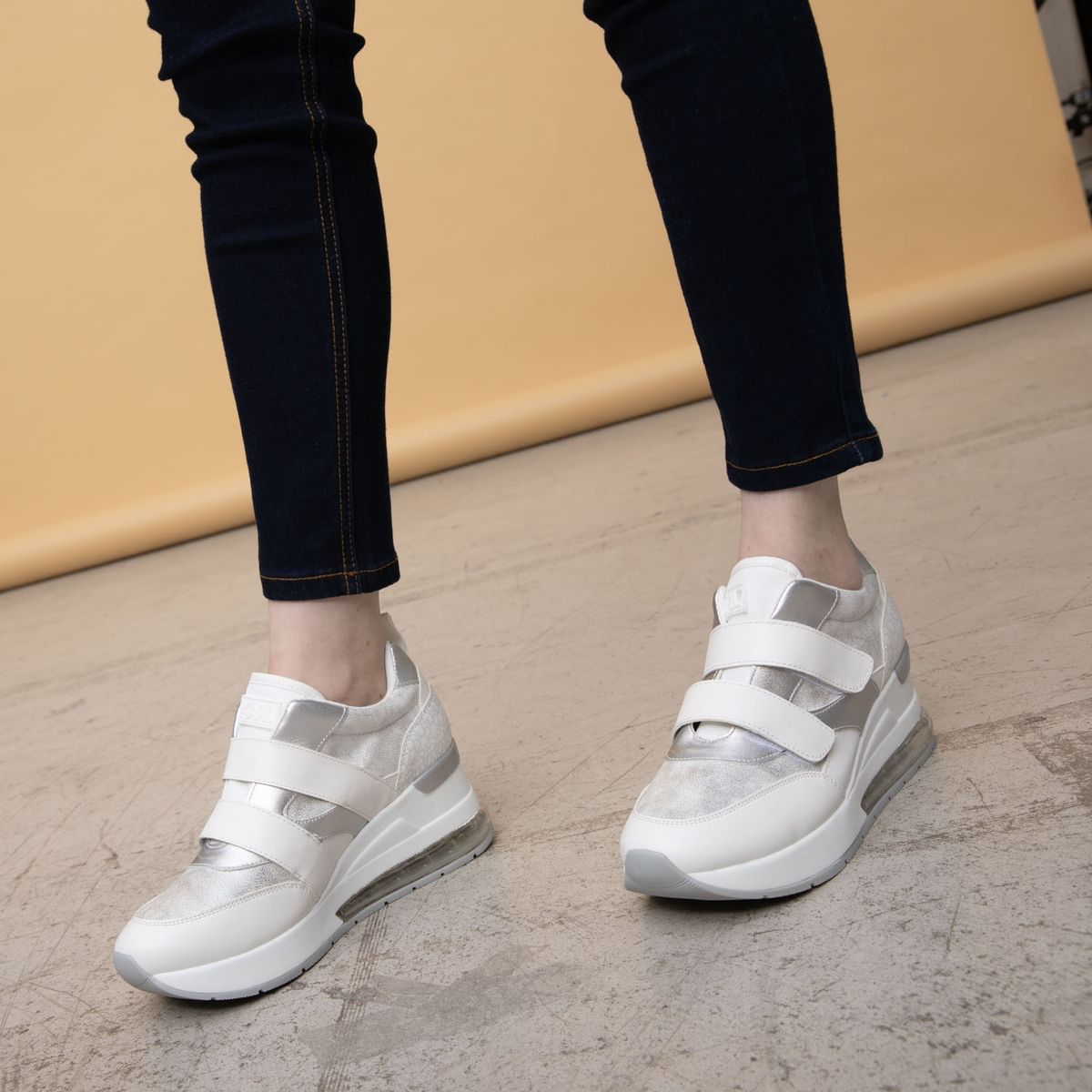 KL - Zapatilla Urbana Mujer Beige/Khaki Kl