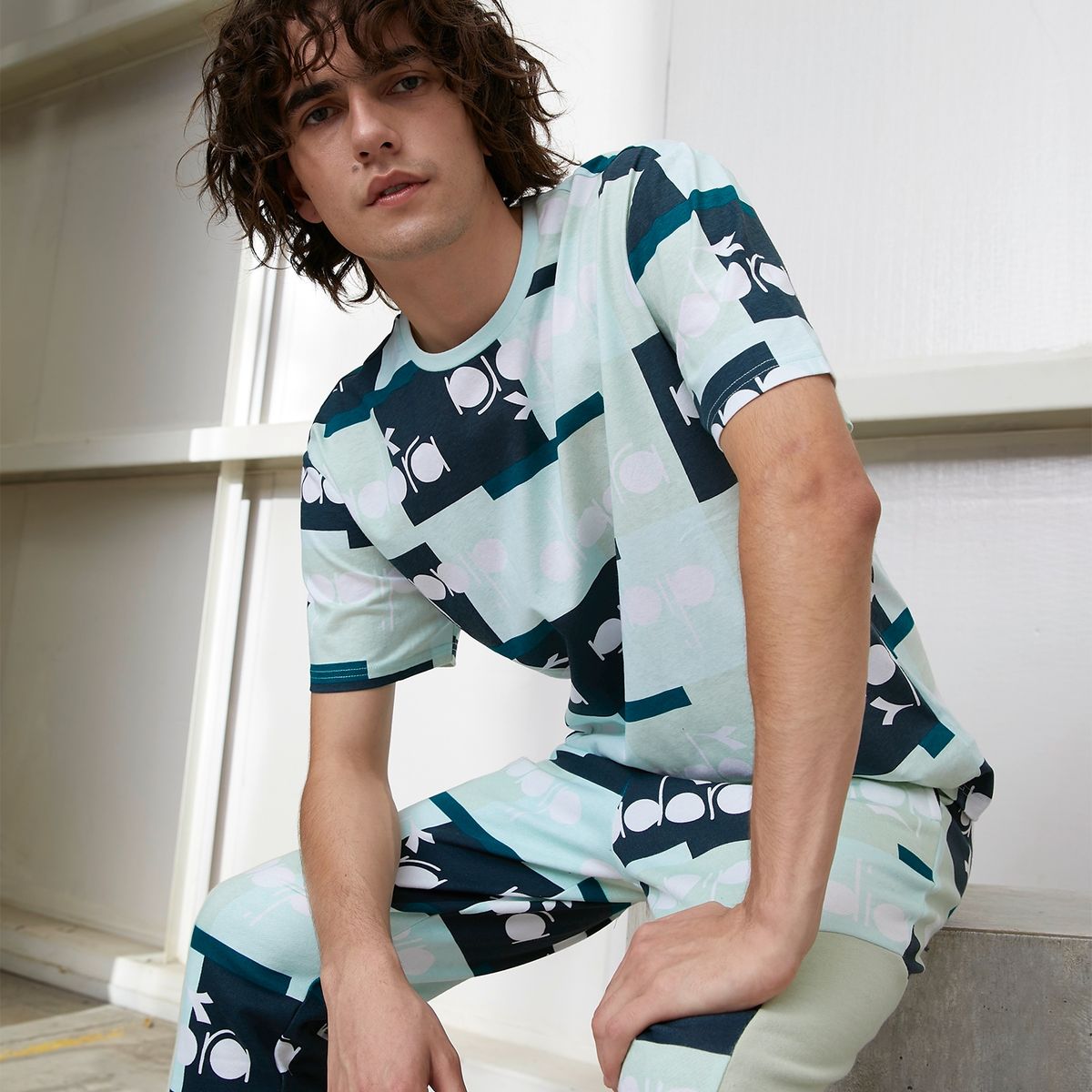 DIADORA - Polera Manga Larga Regular Fit Hombre Diadora