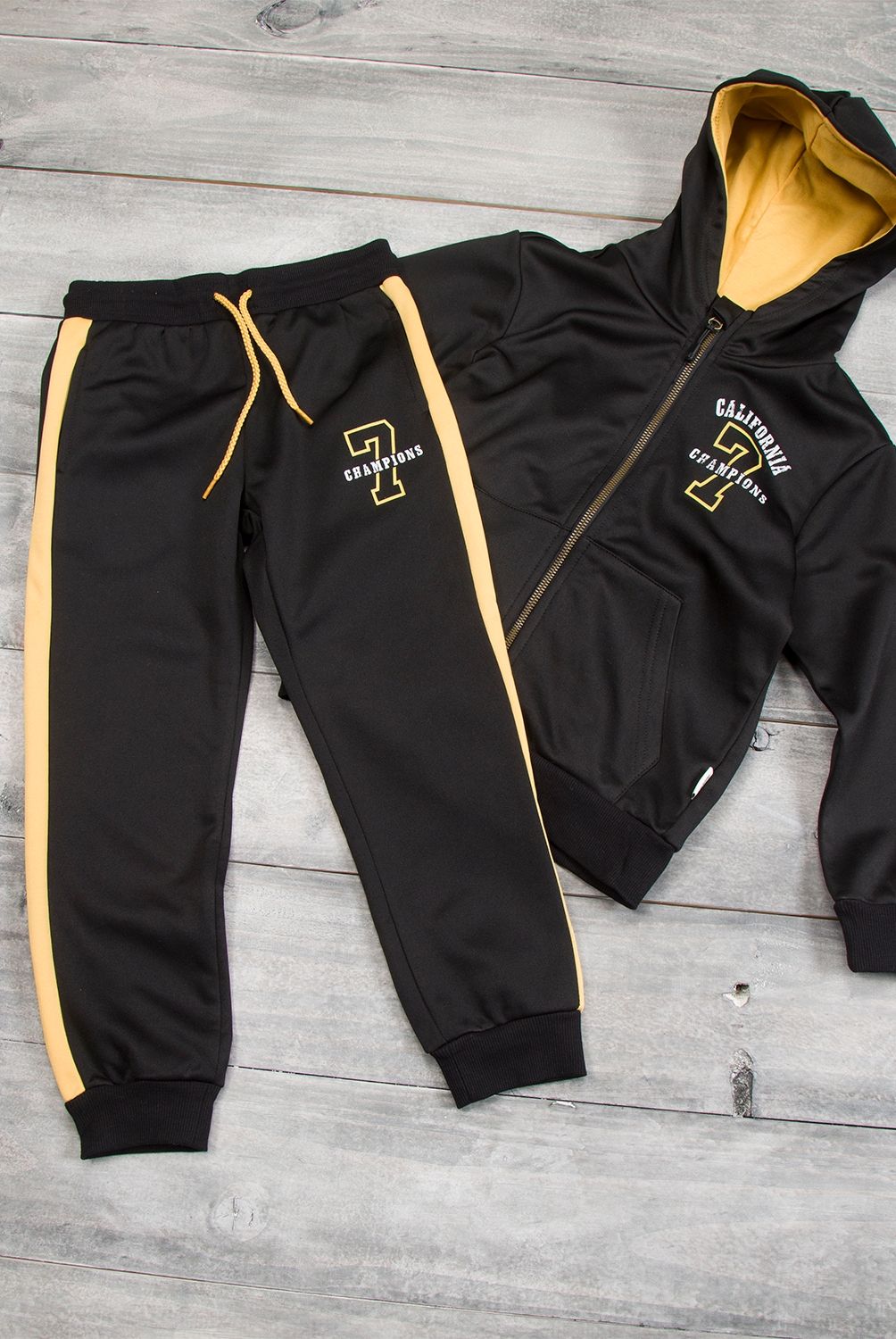 YAMP - Yamp Conjunto 2 Piezas Polerón + Pantalón De Buzo Niño
