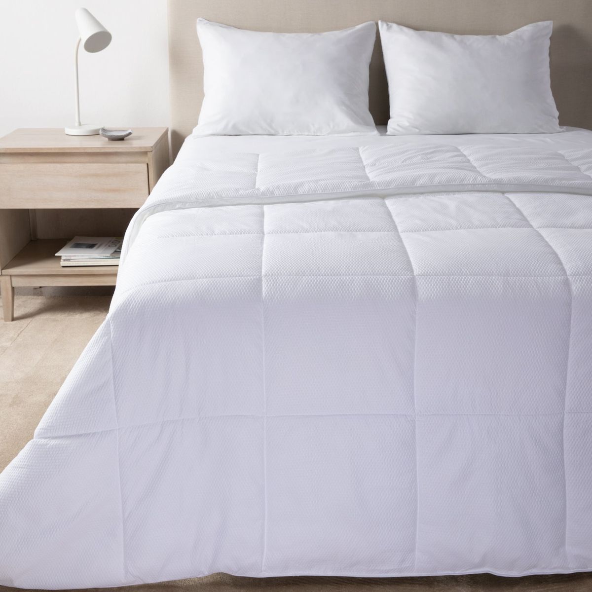 MICA - Plumón Mica Hipoalergénico Liso Blanco