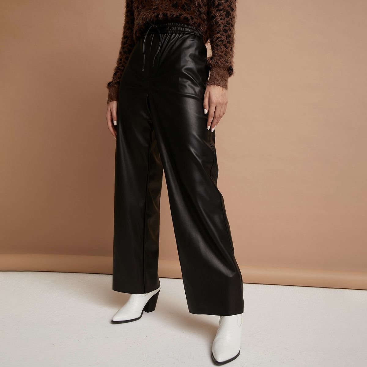 BASEMENT - Basement Pantalón Wide Leg Tiro Medio Mujer Zero Cuero