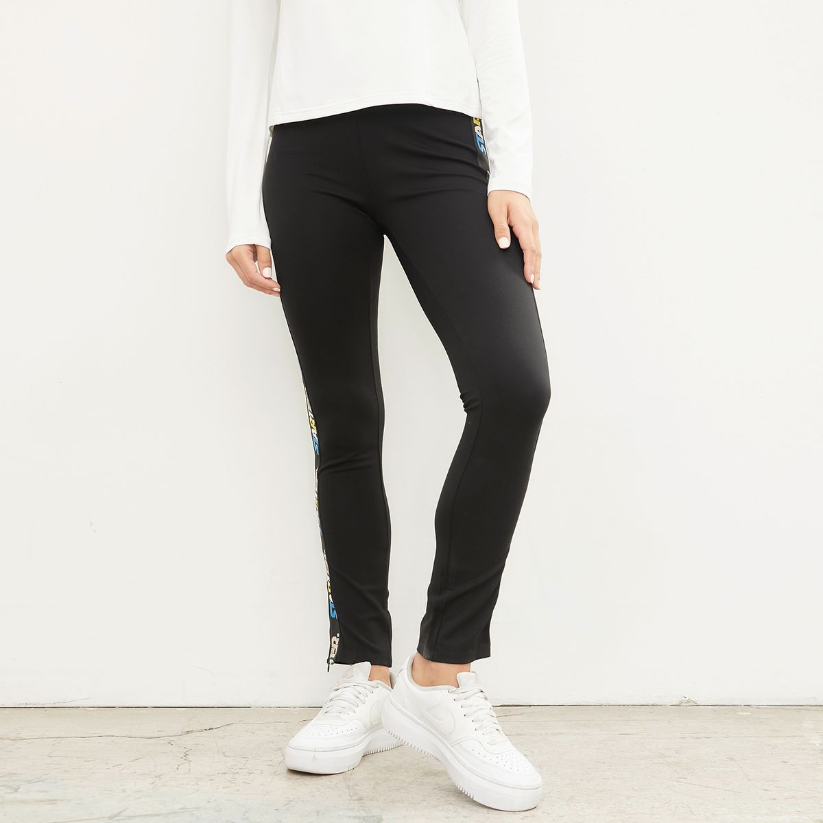 SYBILLA - Pantalón de Buzo Leggins Mujer Sybilla