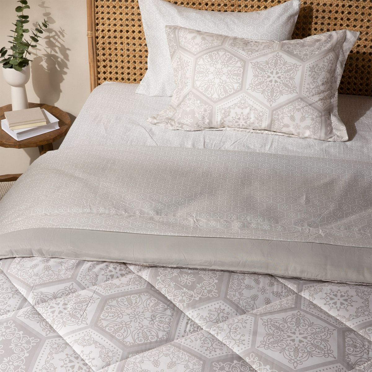 AMBIENTA - Plumón + Juego de Sábanas Mosaico Ambienta