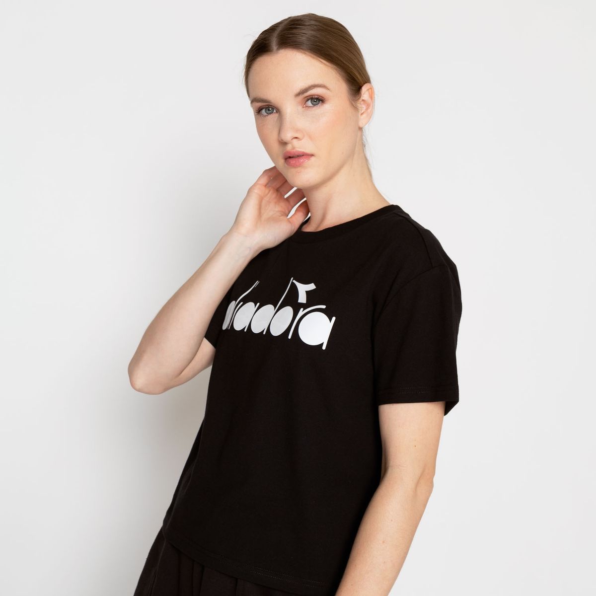 DIADORA - Polera Deportiva Manga Corta Regular Fit Mujer Diadora