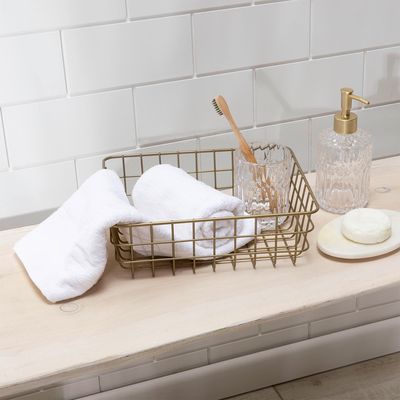 Imagen 2 del producto Set De Baño Antonella (Canasto Metálico, Vaso, Dispensador De Jabón Y 2 Toallas Rostro)