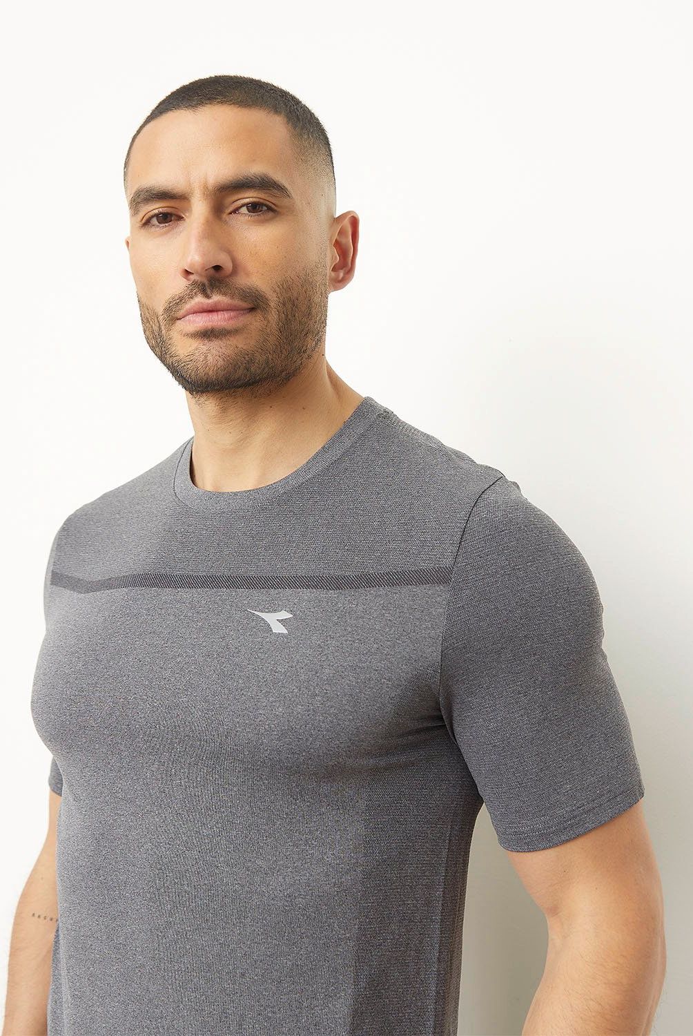 DIADORA - Polera Deportiva Manga Corta Hombre Diadora