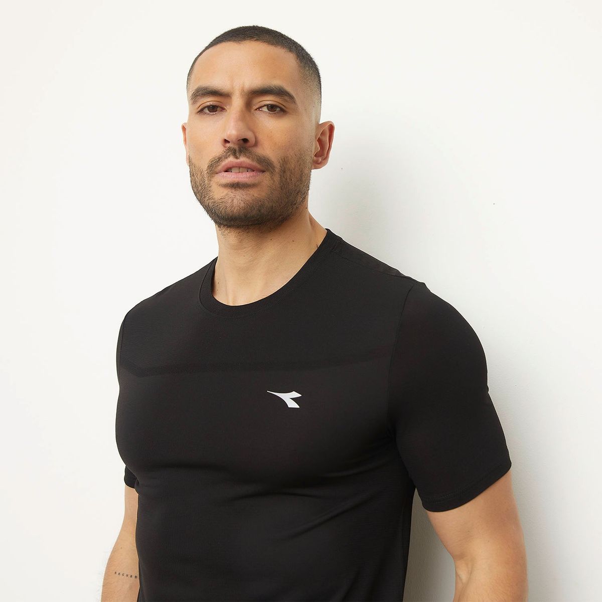 DIADORA - Polera Deportiva Manga Corta Hombre Diadora