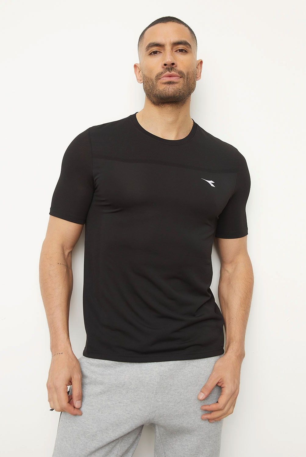 DIADORA - Polera Deportiva Manga Corta Hombre Diadora