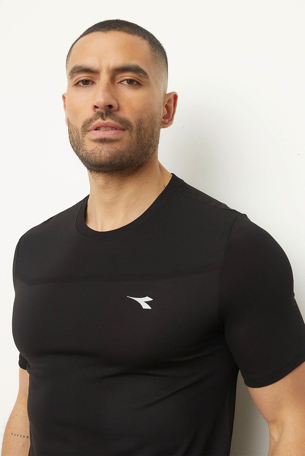 DIADORA - Polera Deportiva Manga Corta Hombre Diadora