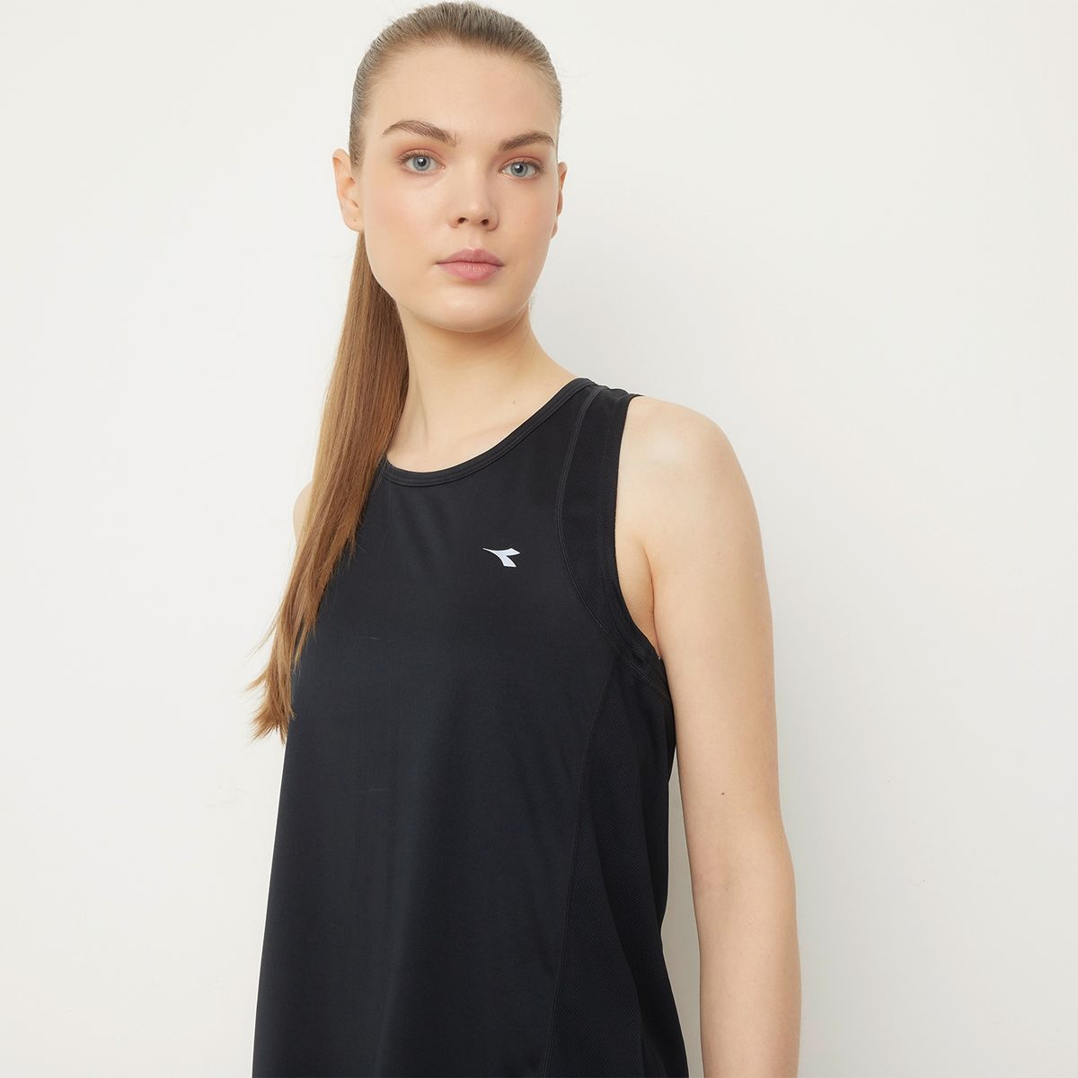 DIADORA - Polera Deportiva Manga Corta Running Mujer Diadora